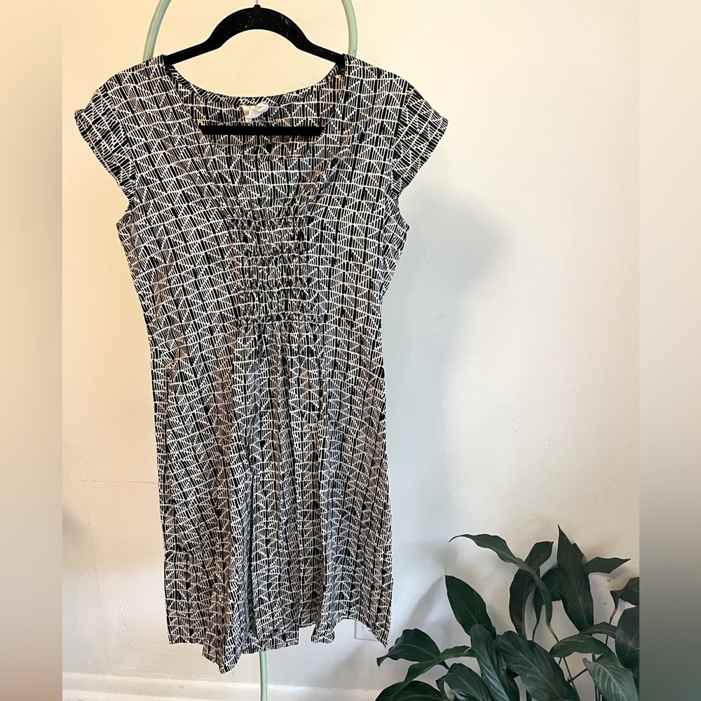 Mini cotton summer dress. Size L. Very flattering on a larger bust.